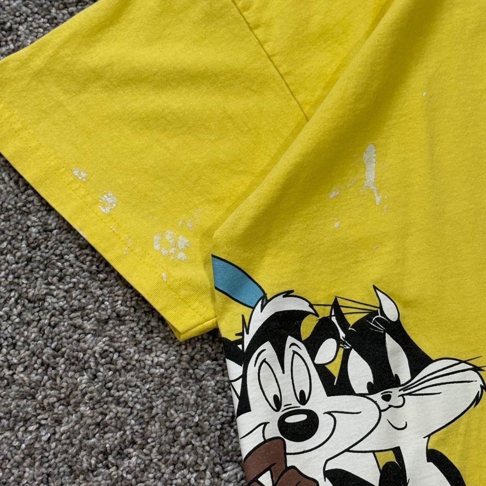 Vintage 90s Looney Tunes‎ AOP Wrap Around Sun Sportswear Yellow T-Shirt Mens XL - Picture 8 of 9